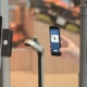 Lidl is currently testing digital customer cards, with which coupons can be delivered directly to the mobile phone. The project, which initially runs in the pilot region of Berlin and Brandenburg, raises questions in its orientation.
