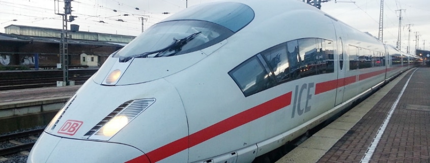 As reported by the Süddeutsche Zeitung in its edition of December 5, 2017, Deutsche Bahn wants to work on its pricing strategy and differentiate its ICE prices more. Planned are price adjustments depending on both the speed of the trains and the utilization.