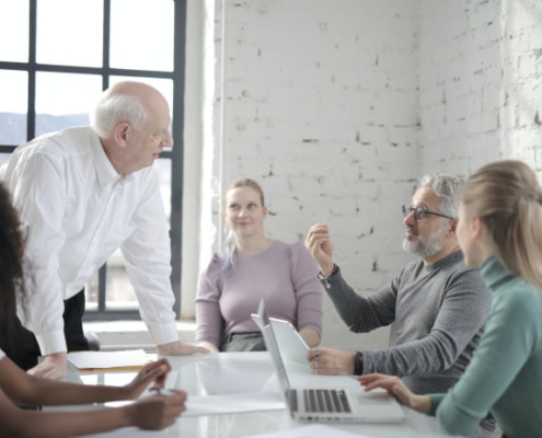 Beim Value Pricing soll der bei den Kunden erzeugte Wert bzw. die Wertschätzung Basis des strategischen Pricing werden. Doch wie kann man die Werttreiber aus Kundensicht mit einer pragmatischen Methodik erfassen? Wir haben gute Erfahrungen mit Kunden-Workshops gemacht, bei denen man Heavy User einlädt.