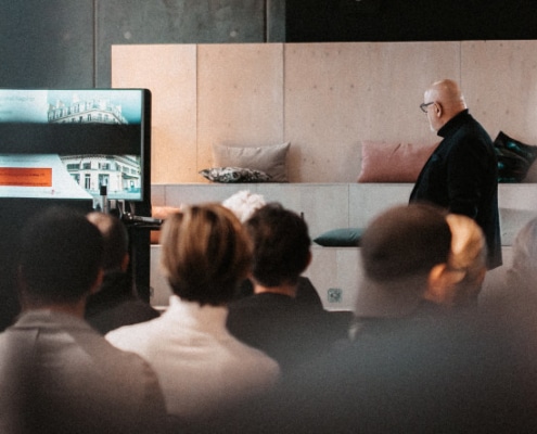 Um die Pricing-Kompetenz beim Management ist es in vielen Unternehmen nicht gut bestellt. Oft fehlen Verständnis und Hintergrundwissen für Themen wie Preisstrategie, Pricing-Prozesse, Pricing-Scorecards, Preis-Differenzierung oder das Management der Komplexität des Pricing. Wie erlangt man Pricing-Kompetenz? Dieser Newsletter gibt Aufschluss.